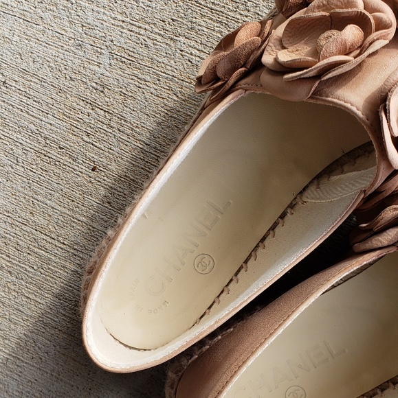 Chanel Camillia Espadrilles - Picture 2 of 8